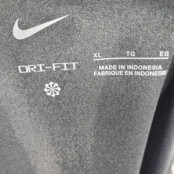 Nike Men's FC Barcelona Long Sleeve Black Goalkeeper Jersey Size XL - Picture 6 of 9